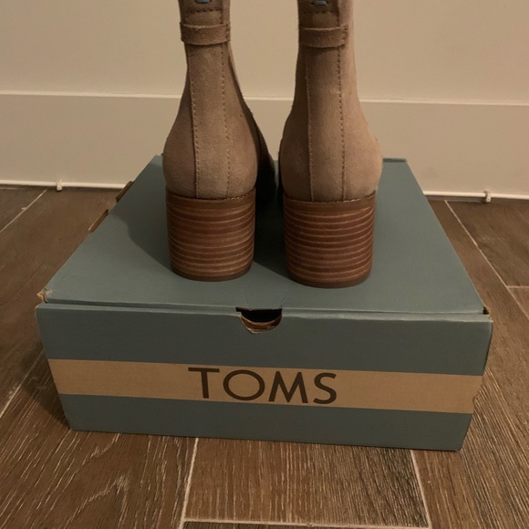 NWT Women’s Toms 8.5 Suede Booties - Picture 3 of 4
